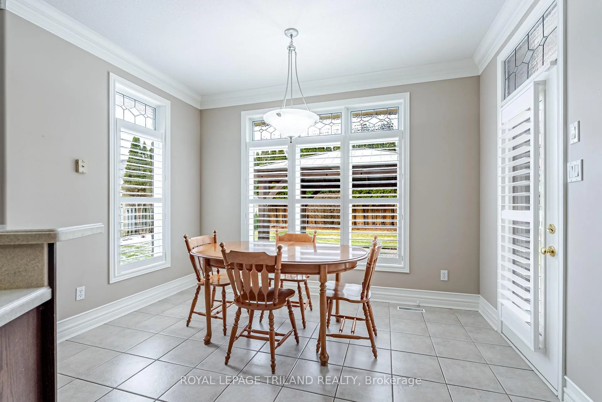 Photo 25 of 43 Pinehurst Drive, Thames Centre, Dorchester — HOMEH