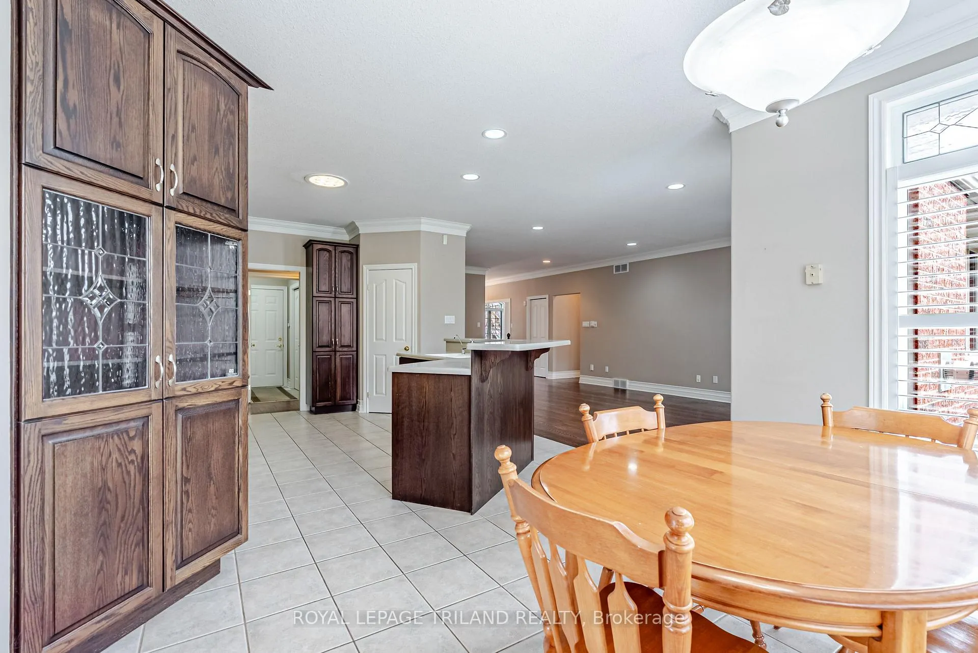 Photo 26 of 43 Pinehurst Drive, Thames Centre, Dorchester — HOMEH