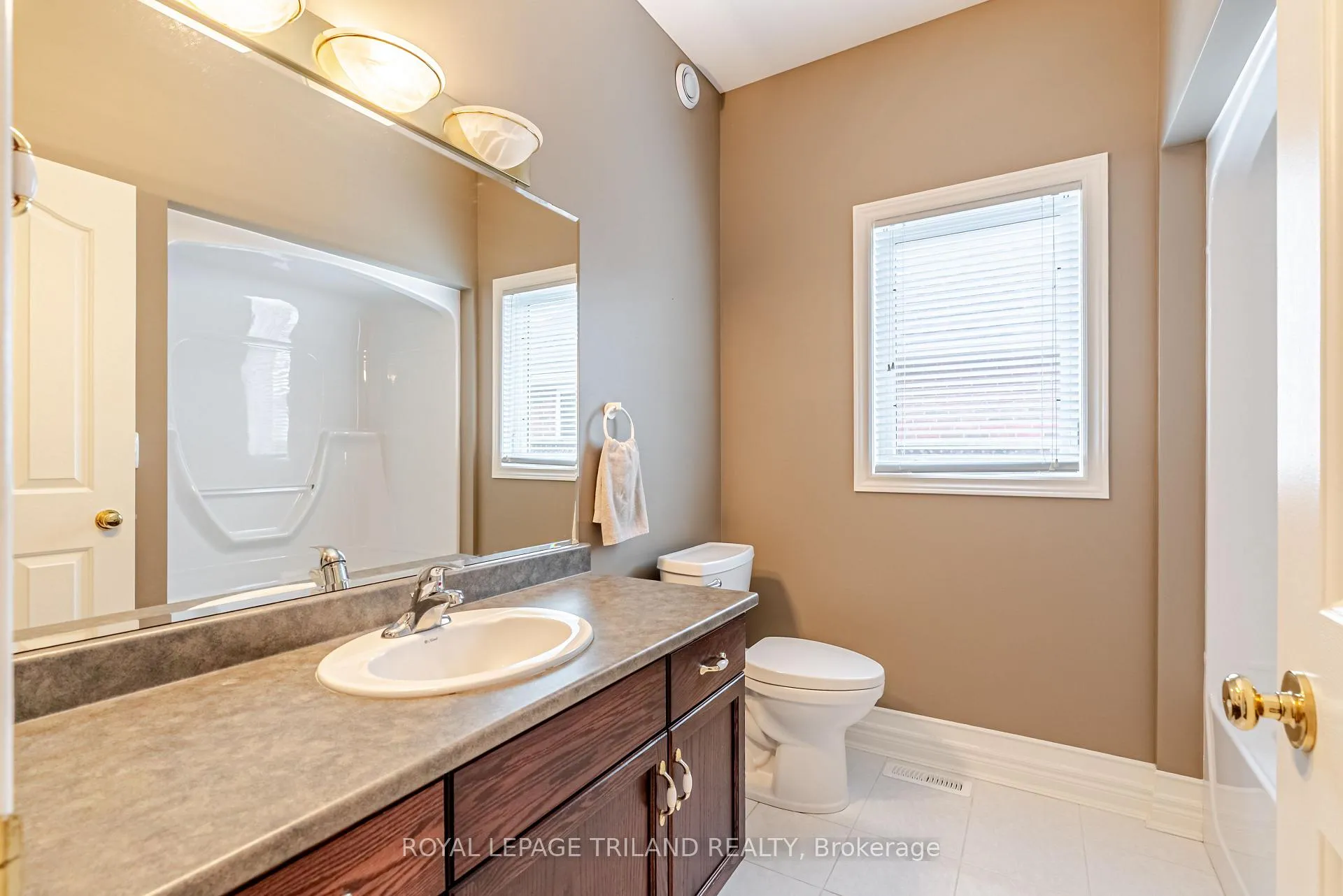 Photo 33 of 43 Pinehurst Drive, Thames Centre, Dorchester — HOMEH