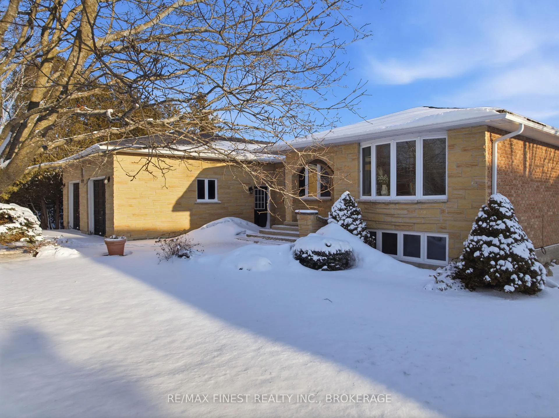 Photo 2 of 1779 Floyd Avenue, Kingston, City North of 401 — HOMEH