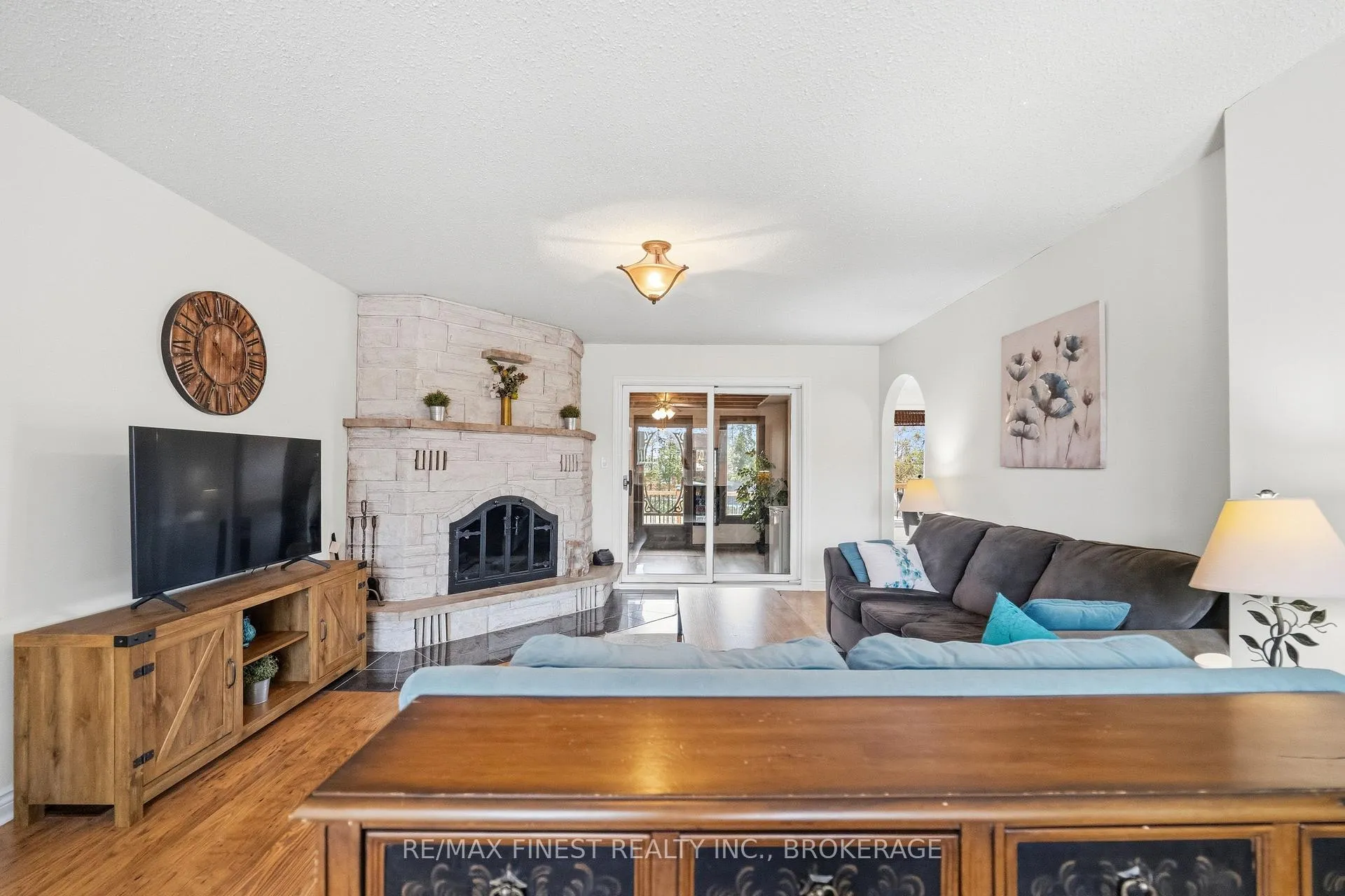 Photo 5 of 1779 Floyd Avenue, Kingston, City North of 401 — HOMEH