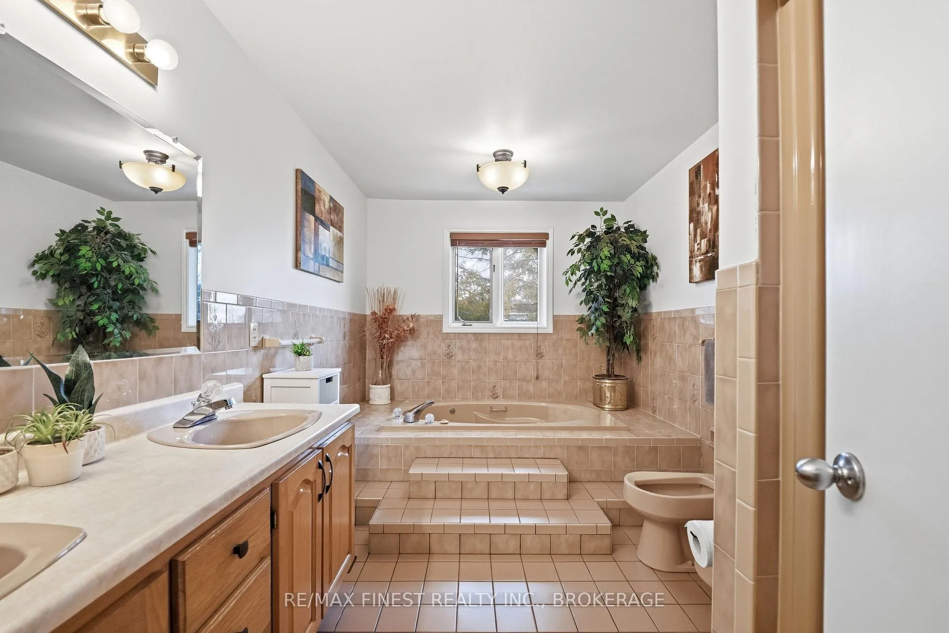 Photo 16 of 1779 Floyd Avenue, Kingston, City North of 401 — HOMEH