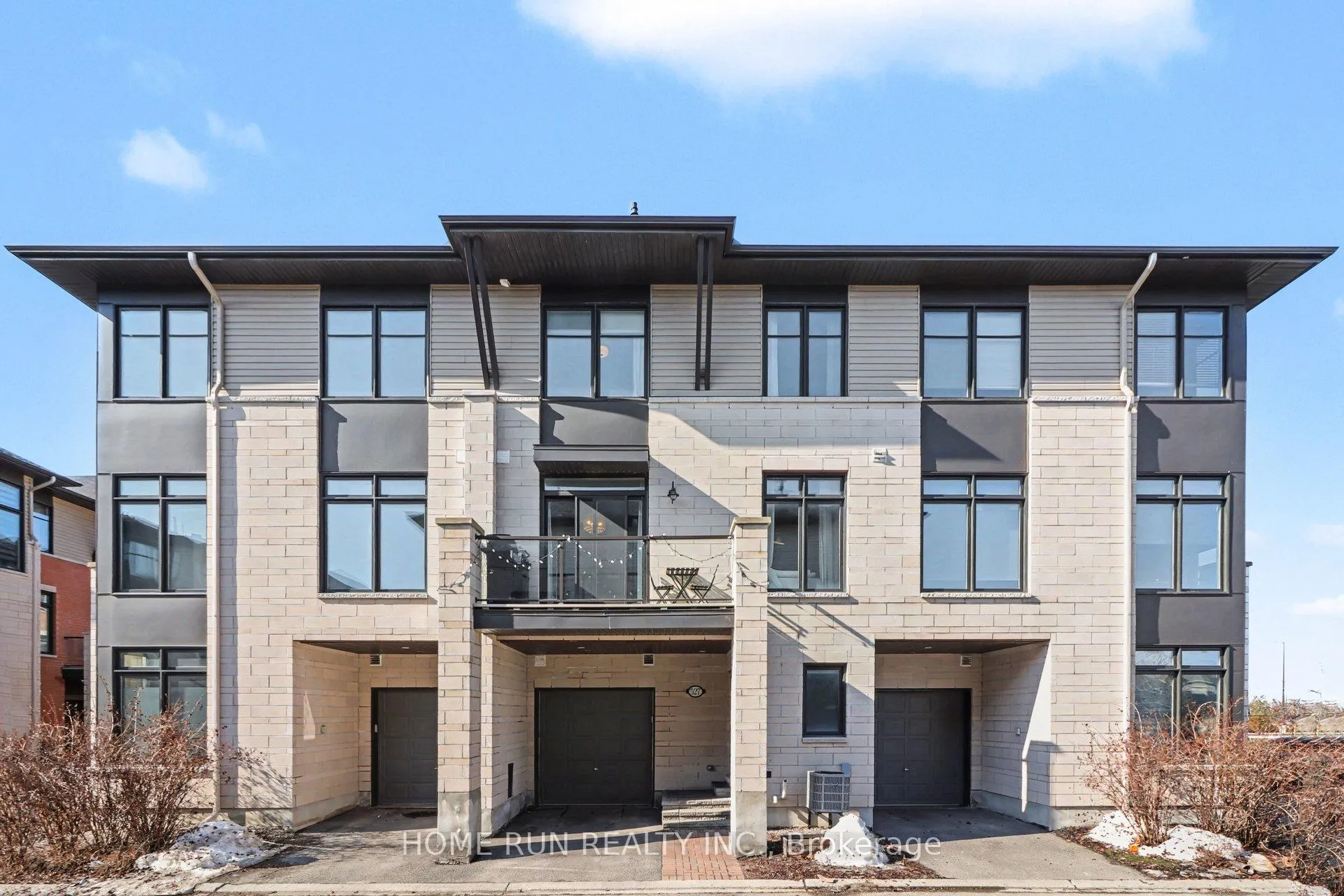 Photo 1 of 527 Chaperal Private, Ottawa, Avalon West — HOMEH