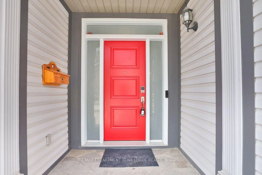 Photo 5 of 2189 Woodglen Crescent, Burlington, Orchard — HOMEH