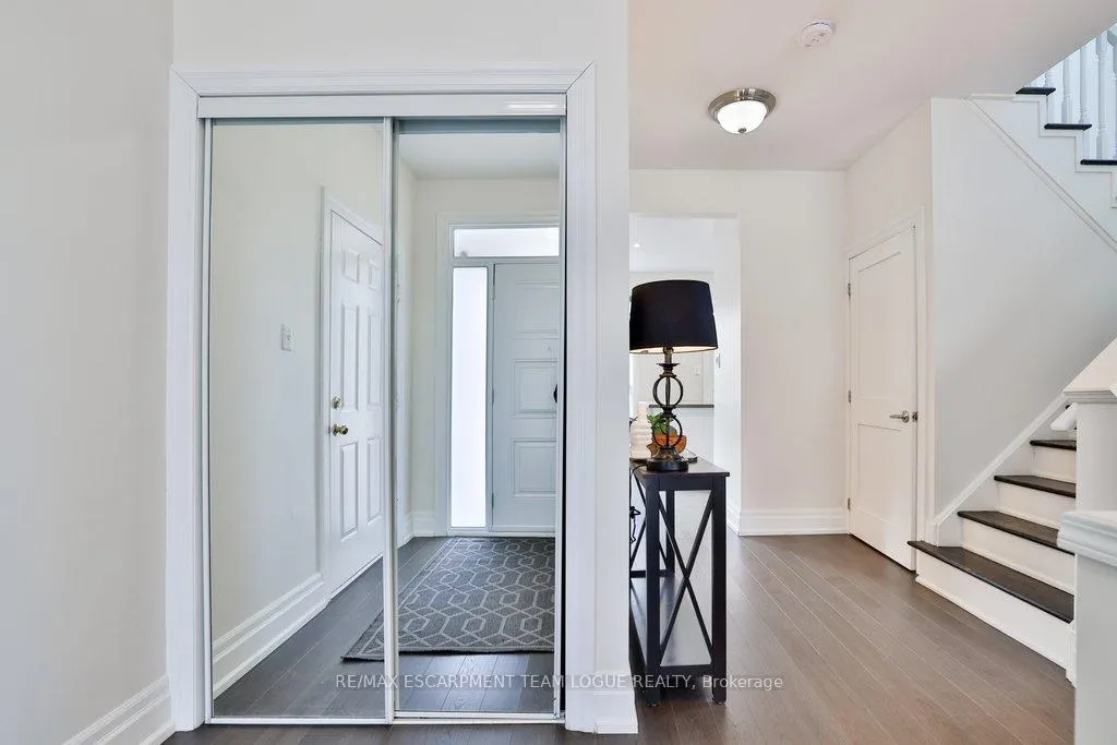 Photo 7 of 2189 Woodglen Crescent, Burlington, Orchard — HOMEH