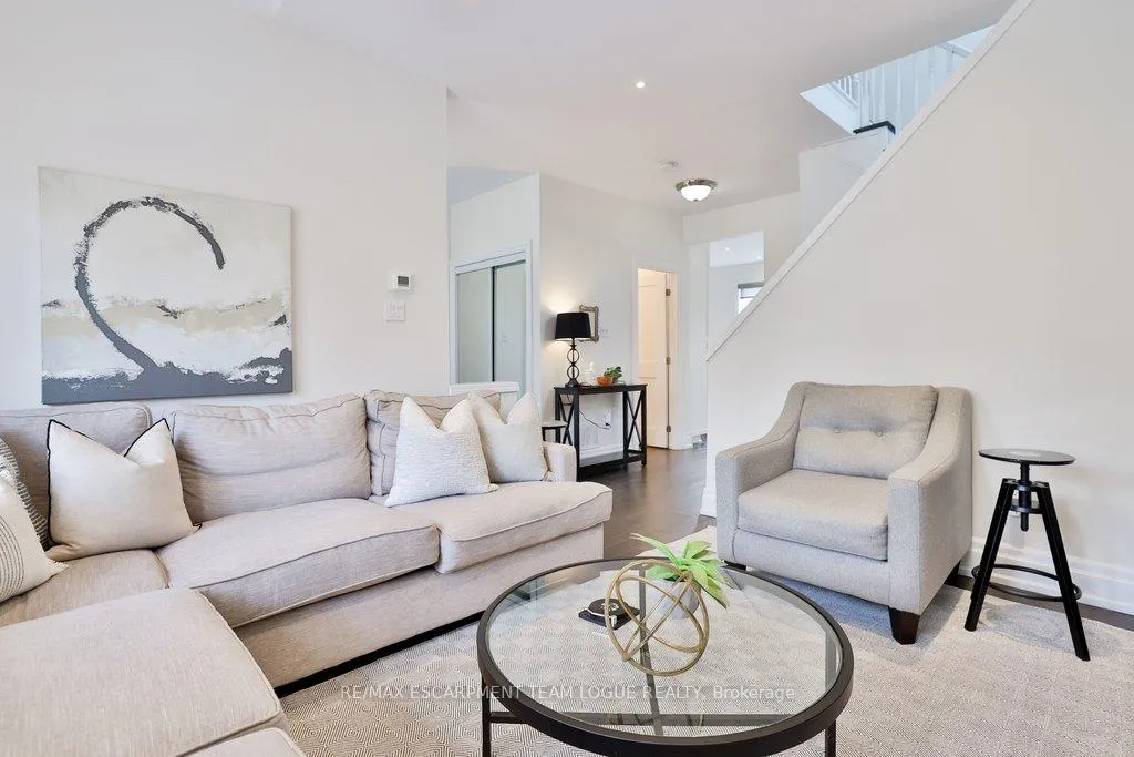 Photo 9 of 2189 Woodglen Crescent, Burlington, Orchard — HOMEH