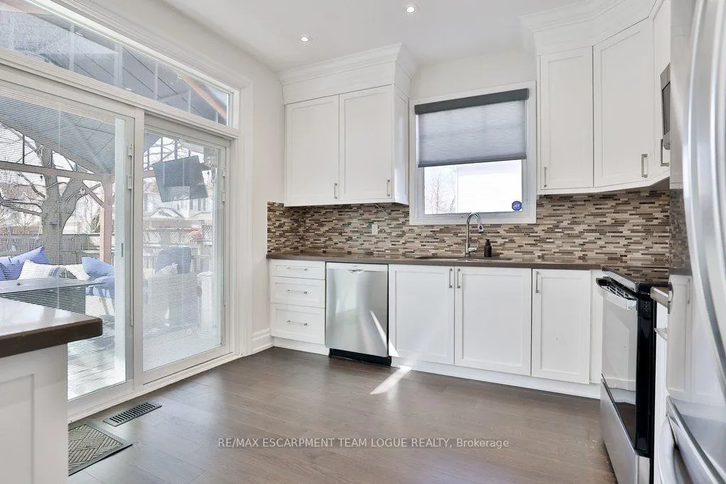 Photo 12 of 2189 Woodglen Crescent, Burlington, Orchard — HOMEH
