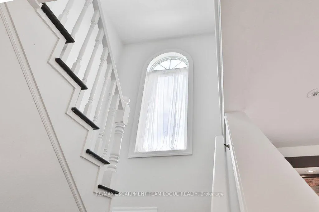 Photo 23 of 2189 Woodglen Crescent, Burlington, Orchard — HOMEH