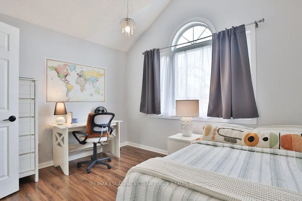 Photo 30 of 2189 Woodglen Crescent, Burlington, Orchard — HOMEH