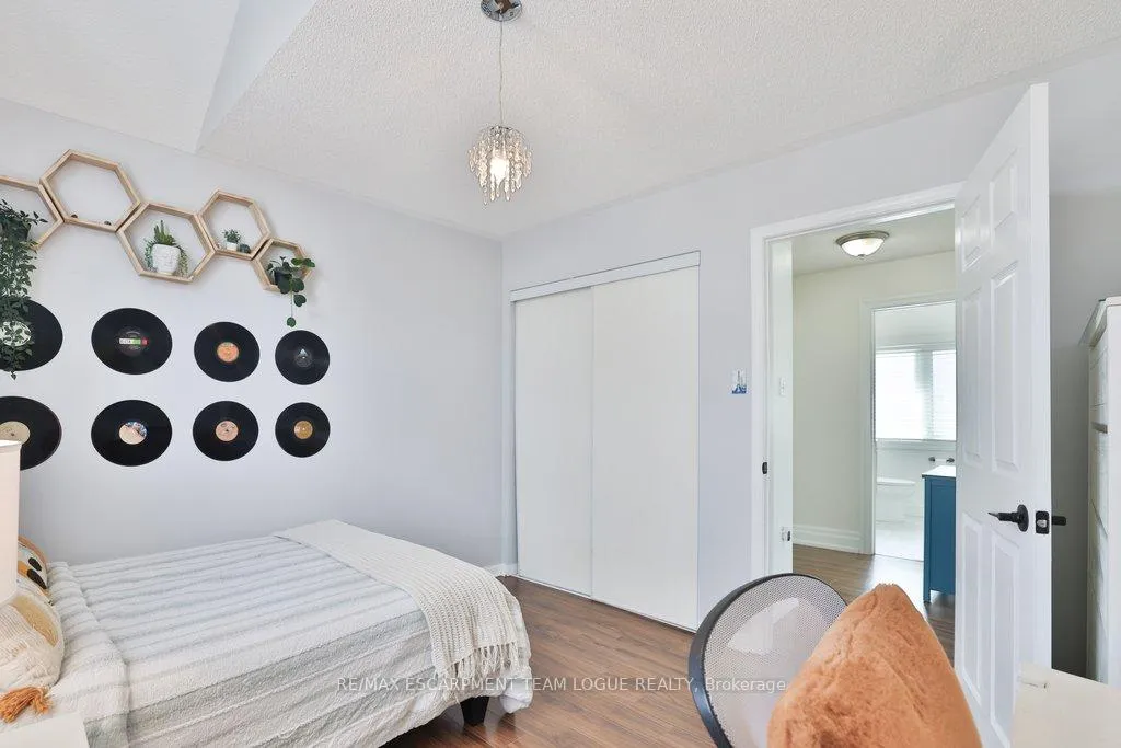 Photo 31 of 2189 Woodglen Crescent, Burlington, Orchard — HOMEH
