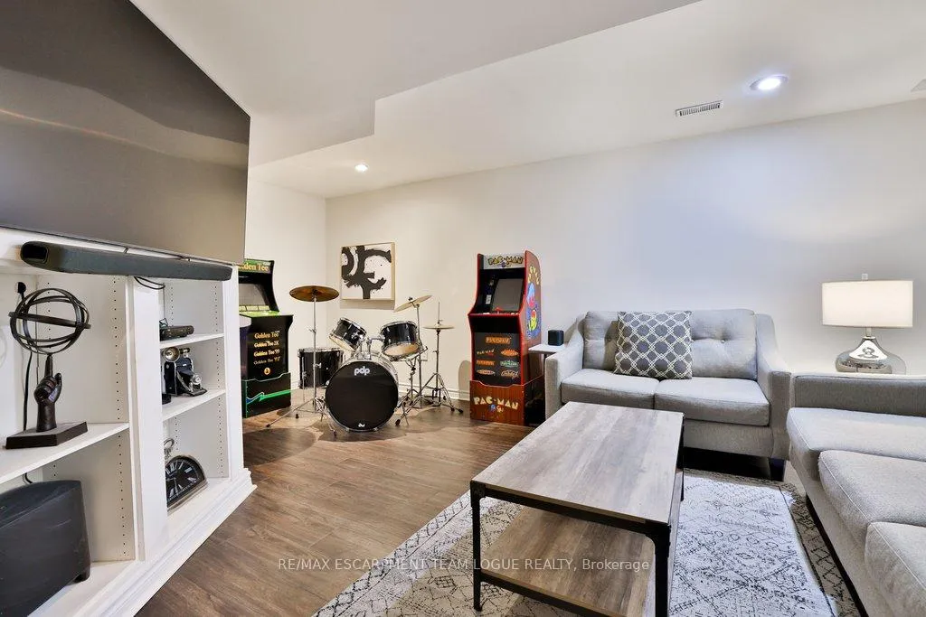 Photo 37 of 2189 Woodglen Crescent, Burlington, Orchard — HOMEH