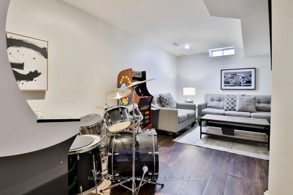 Photo 38 of 2189 Woodglen Crescent, Burlington, Orchard — HOMEH