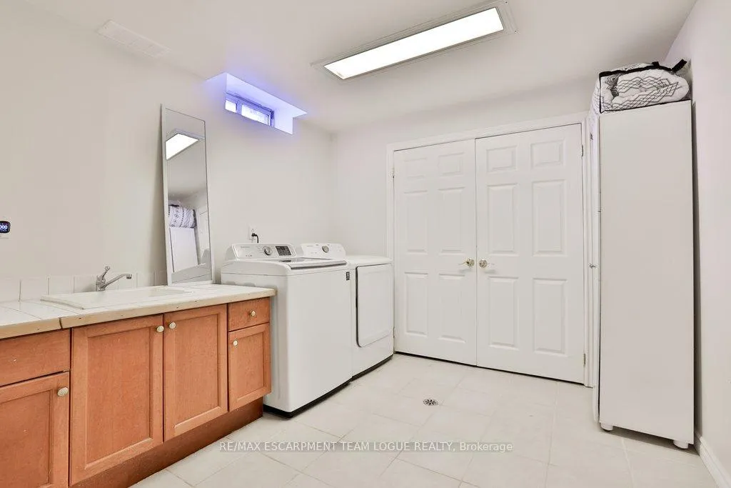 Photo 41 of 2189 Woodglen Crescent, Burlington, Orchard — HOMEH
