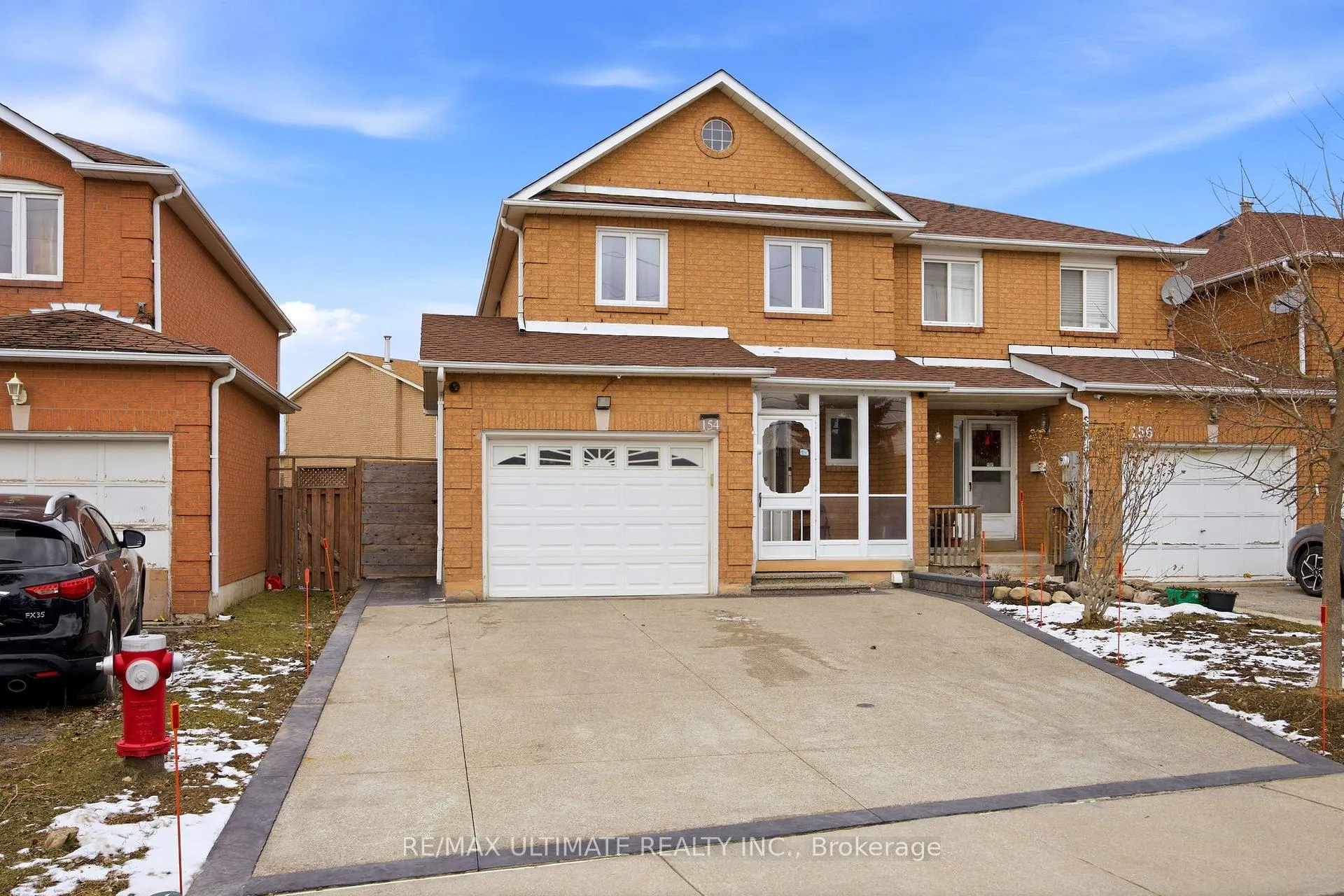 Photo 2 of 154 Toba Crescent, Brampton, Heart Lake East — HOMEH
