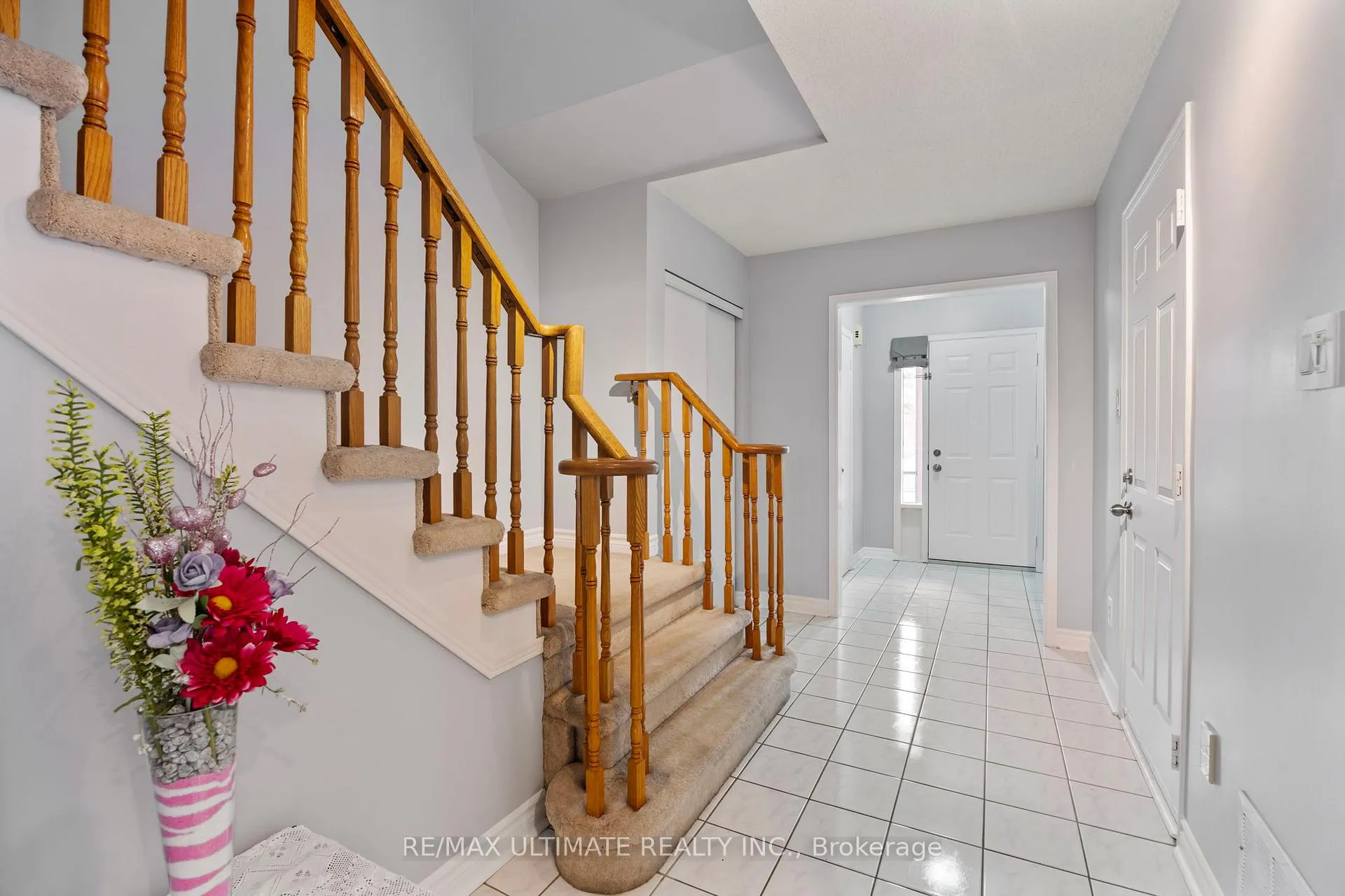 Photo 6 of 154 Toba Crescent, Brampton, Heart Lake East — HOMEH