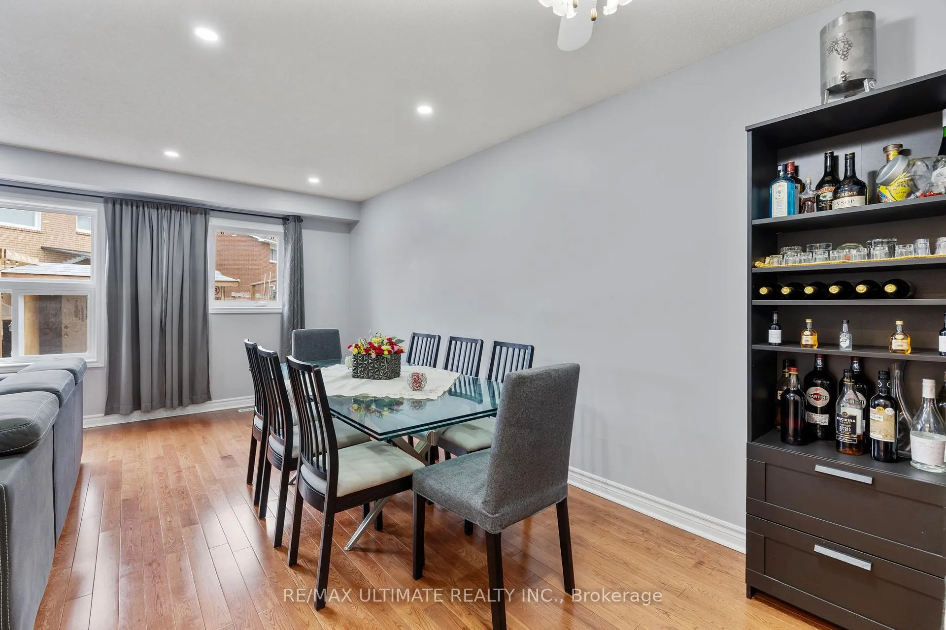 Photo 8 of 154 Toba Crescent, Brampton, Heart Lake East — HOMEH