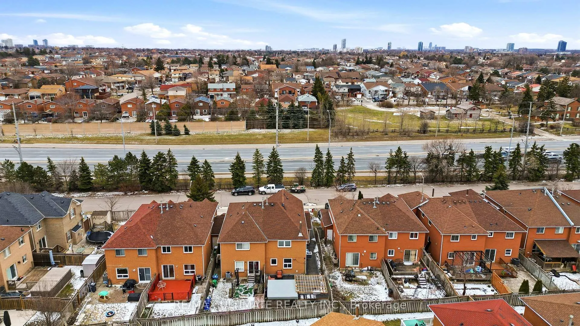 Photo 37 of 154 Toba Crescent, Brampton, Heart Lake East — HOMEH