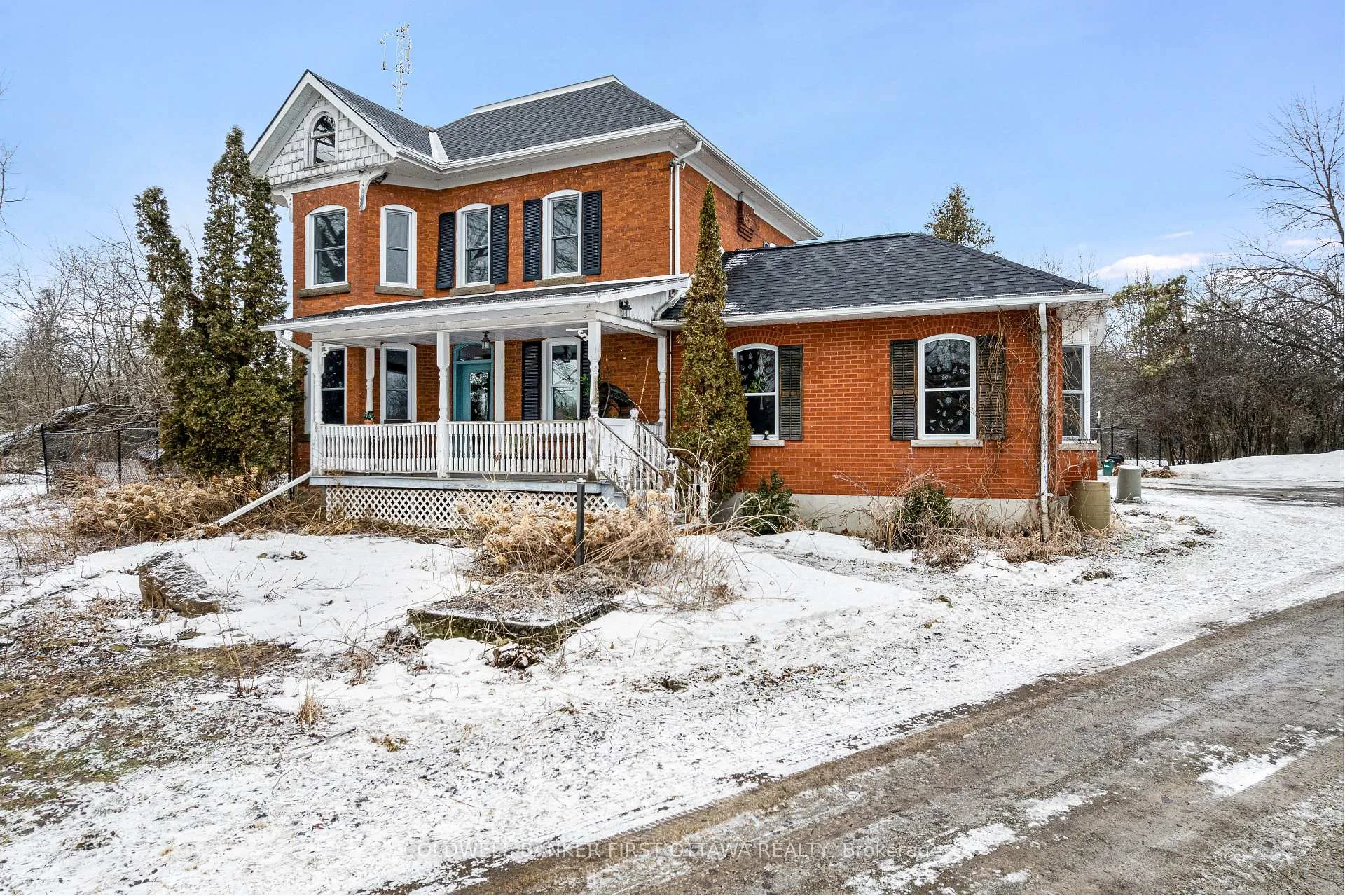 Front of 2752 Tennyson Road
