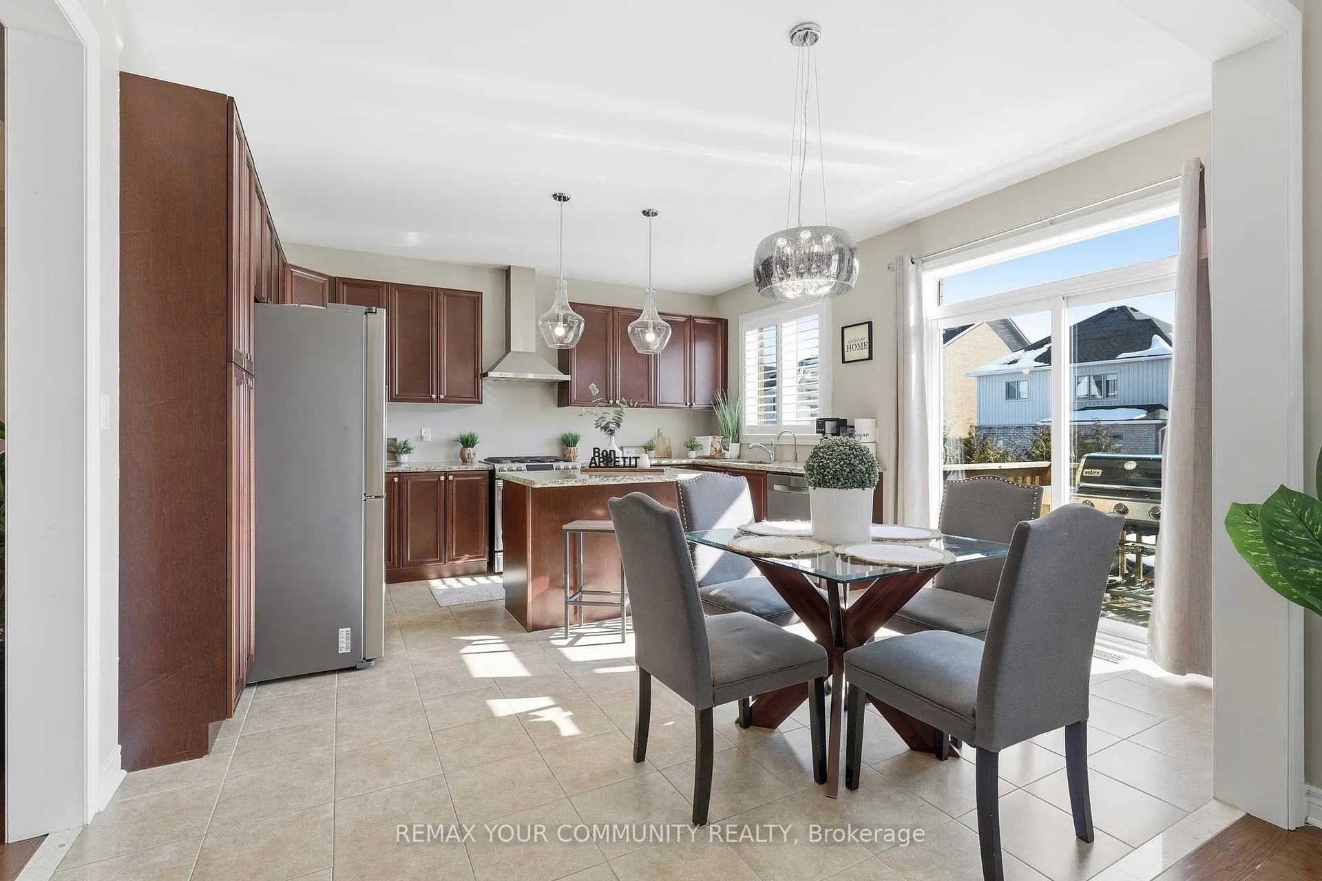 Photo 2 of 21 McCabe Lane, New Tecumseth, Tottenham — HOMEH