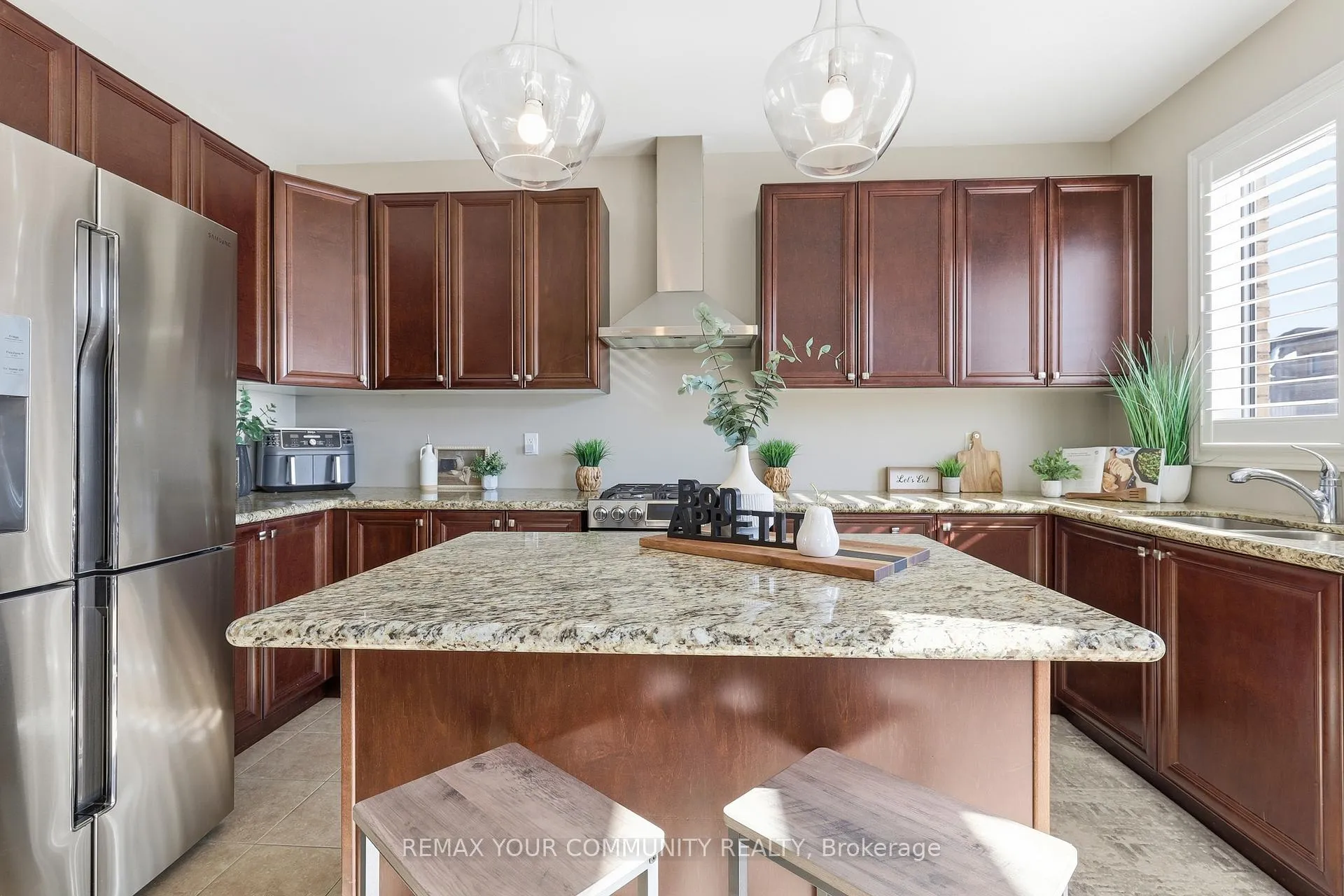 Photo 23 of 21 McCabe Lane, New Tecumseth, Tottenham — HOMEH