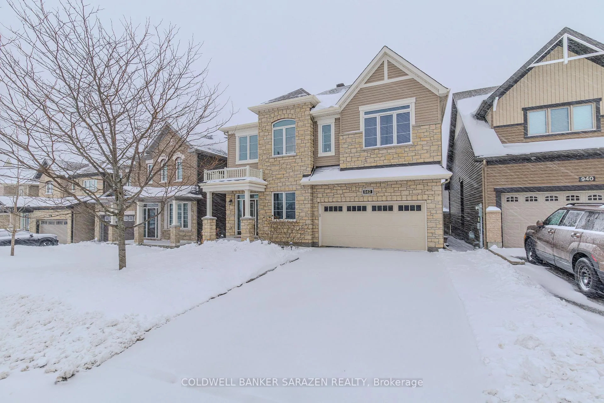 Photo 2 of 942 Guinness Crescent, Ottawa, Barrhaven - Half Moon Bay — HOMEH