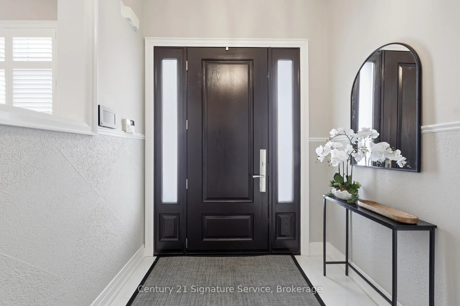 Photo 4 of 50 Chateau Drive, Vaughan, Vellore Village — HOMEH