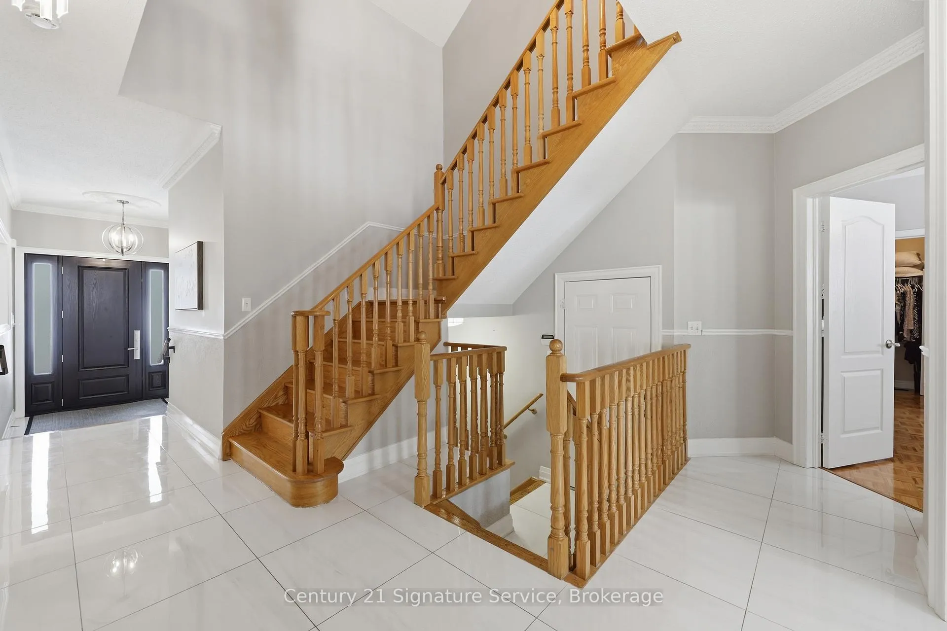 Photo 14 of 50 Chateau Drive, Vaughan, Vellore Village — HOMEH