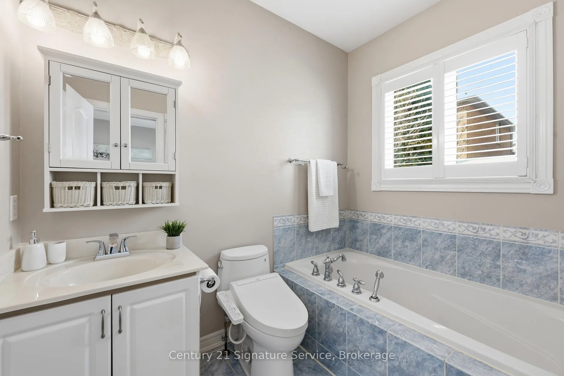 Photo 18 of 50 Chateau Drive, Vaughan, Vellore Village — HOMEH