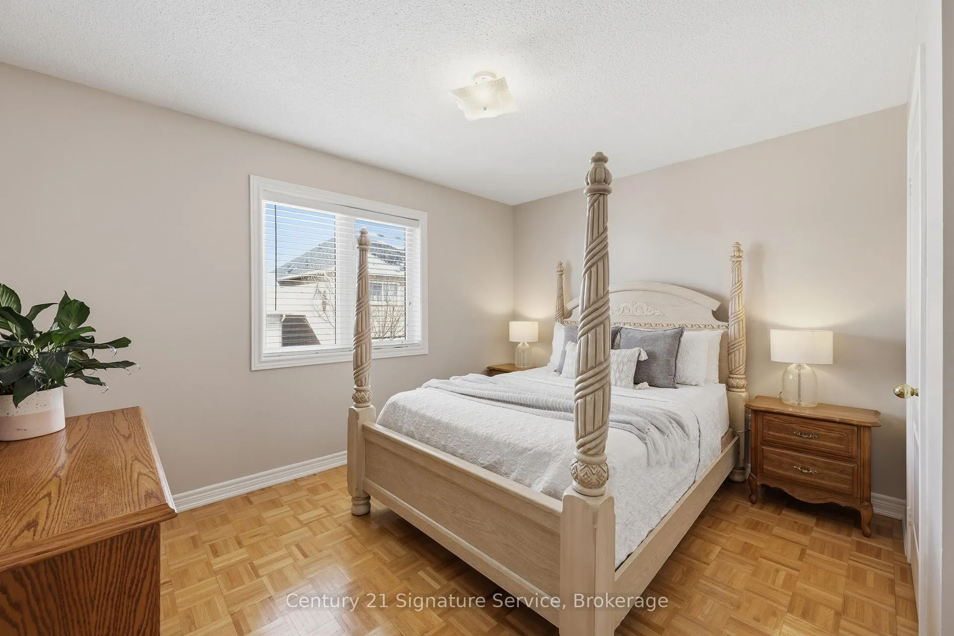 Photo 21 of 50 Chateau Drive, Vaughan, Vellore Village — HOMEH