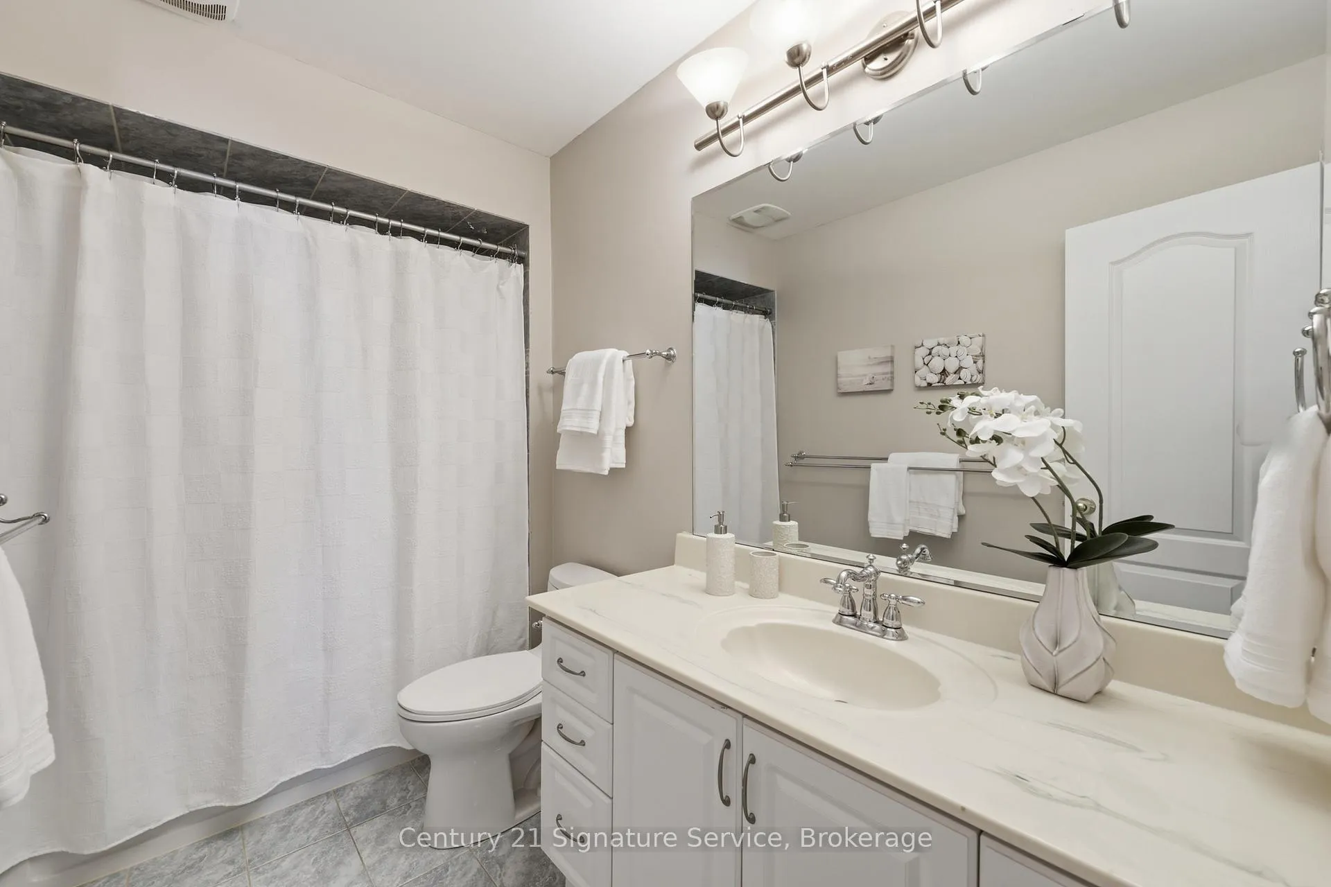 Photo 22 of 50 Chateau Drive, Vaughan, Vellore Village — HOMEH