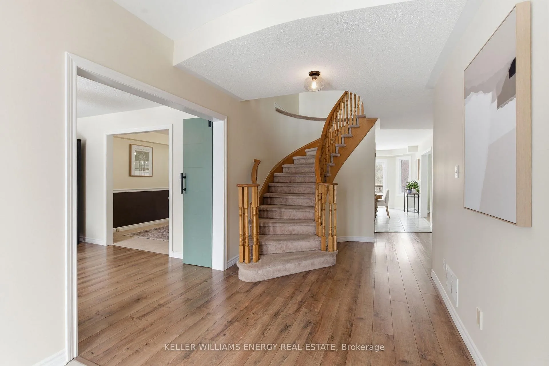Photo 4 of 105 Guildwood Drive, Clarington, Bowmanville — HOMEH