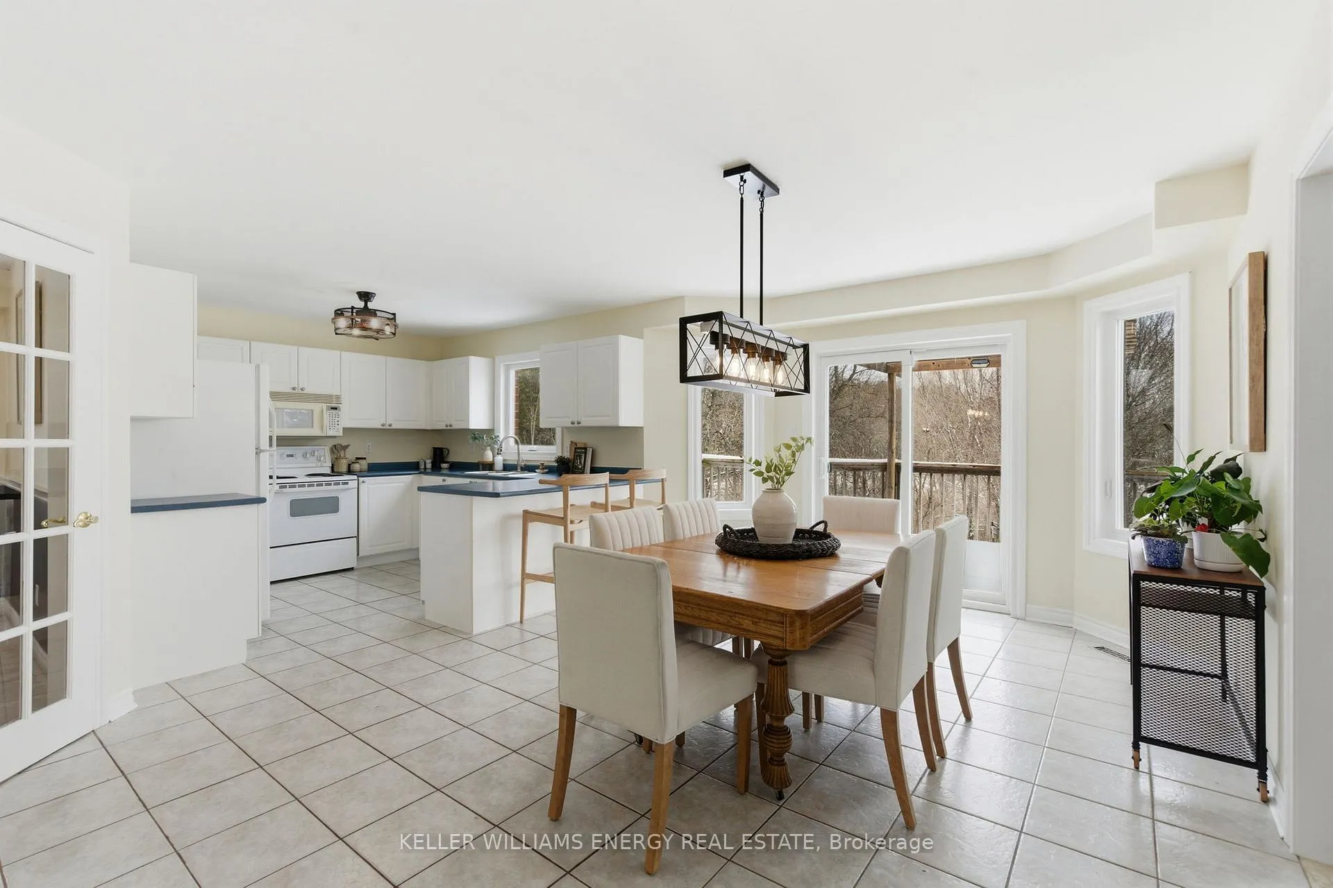 Photo 12 of 105 Guildwood Drive, Clarington, Bowmanville — HOMEH