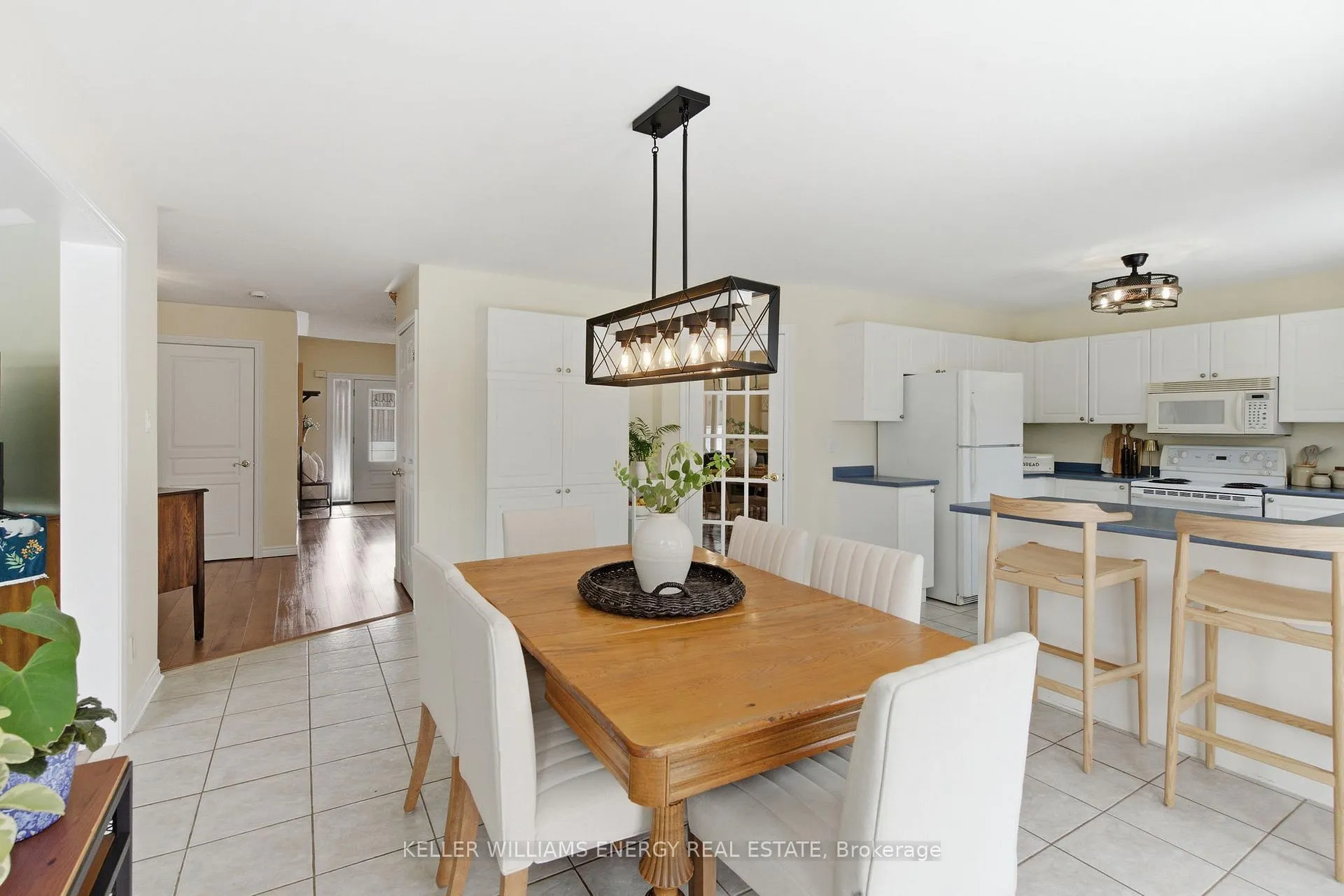 Photo 13 of 105 Guildwood Drive, Clarington, Bowmanville — HOMEH