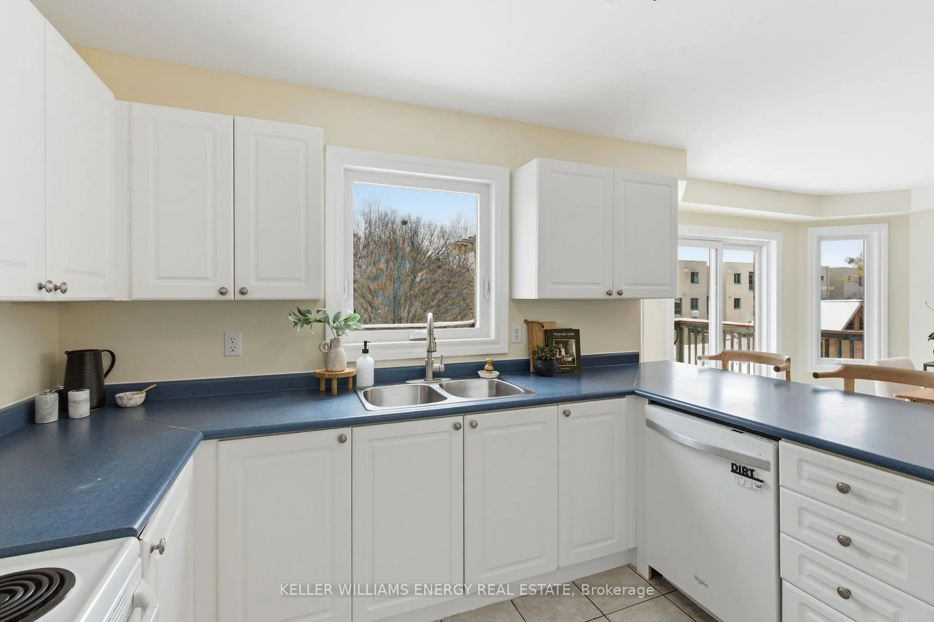 Photo 17 of 105 Guildwood Drive, Clarington, Bowmanville — HOMEH