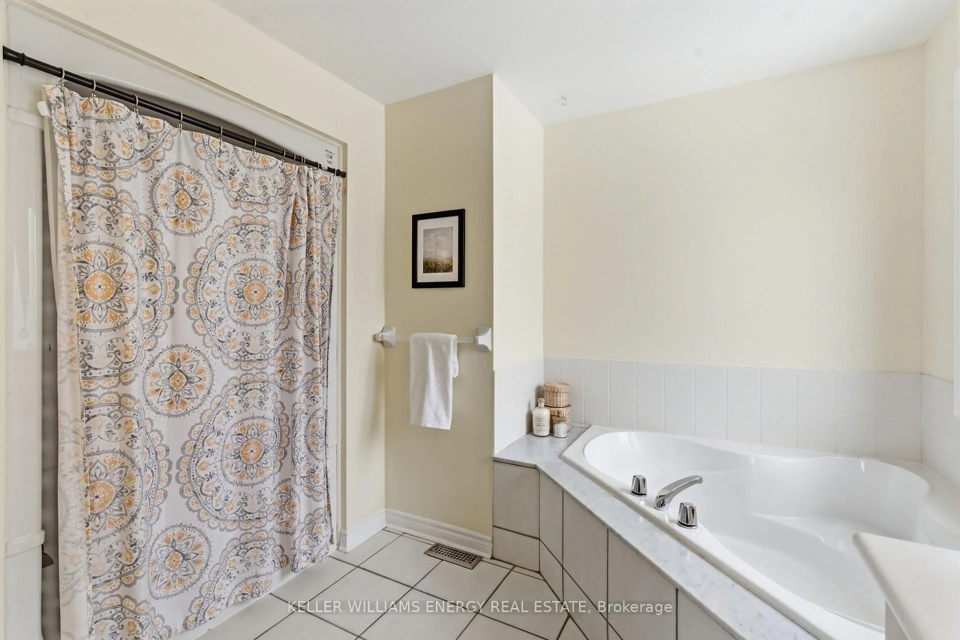Photo 26 of 105 Guildwood Drive, Clarington, Bowmanville — HOMEH