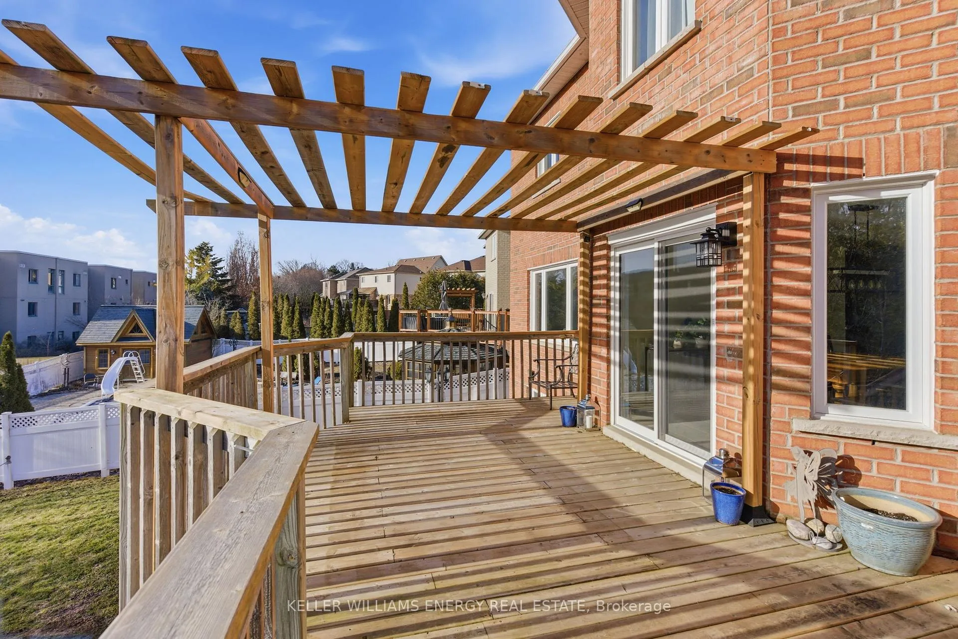 Photo 47 of 105 Guildwood Drive, Clarington, Bowmanville — HOMEH