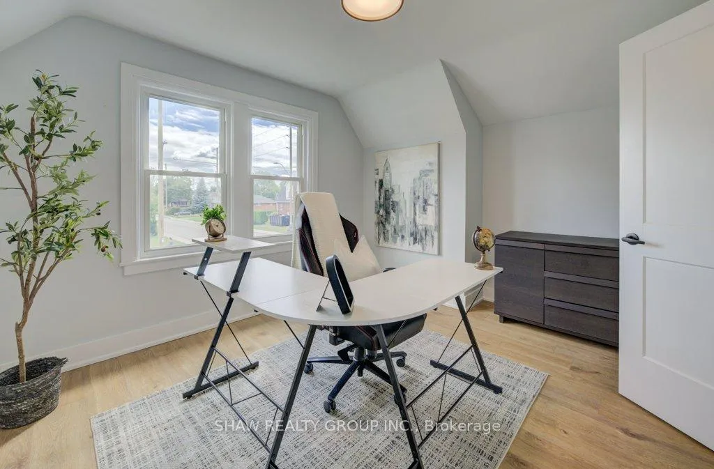 Photo 23 of 28 Barons Avenue S, Hamilton, Bartonville — HOMEH