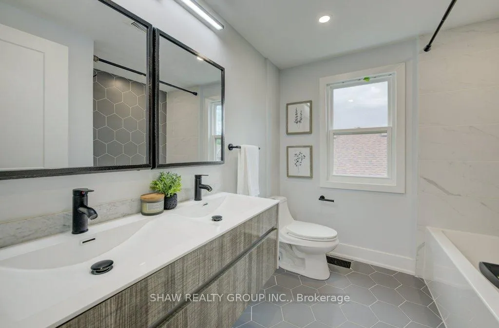 Photo 26 of 28 Barons Avenue S, Hamilton, Bartonville — HOMEH