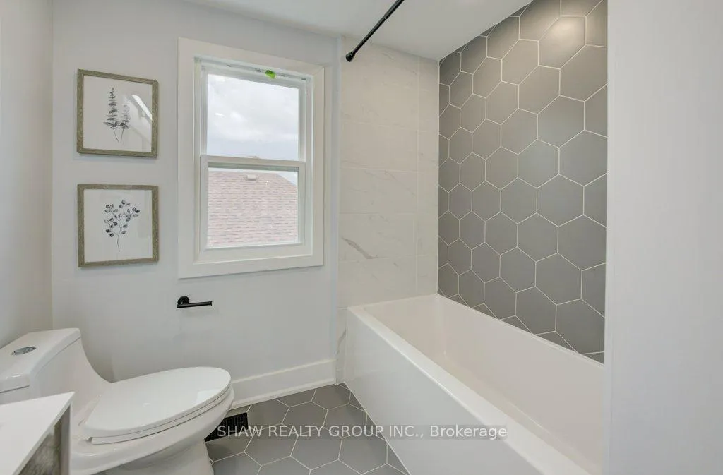 Photo 27 of 28 Barons Avenue S, Hamilton, Bartonville — HOMEH