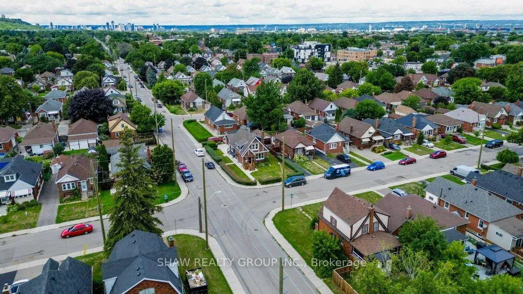 Photo 39 of 28 Barons Avenue S, Hamilton, Bartonville — HOMEH