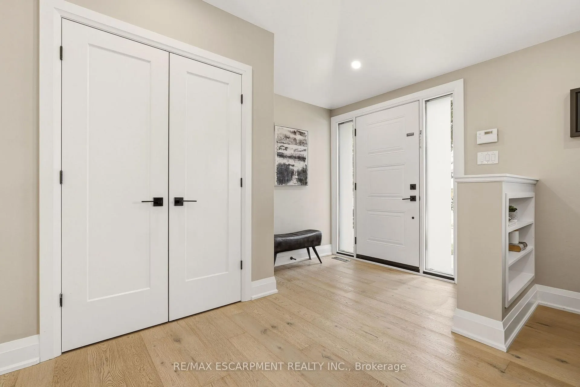 Photo 4 of 688 Mullin Way, Burlington, Appleby — HOMEH