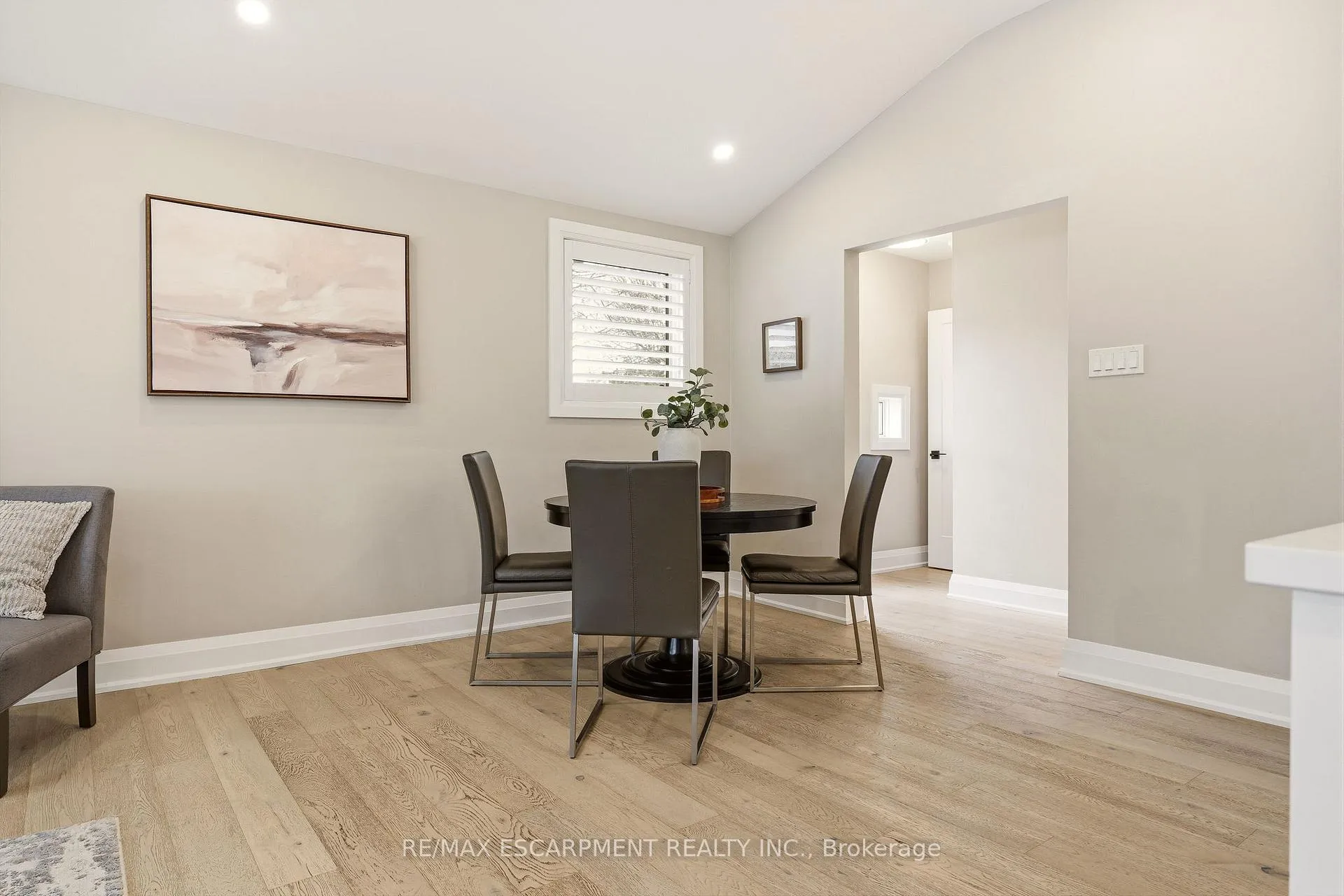 Photo 8 of 688 Mullin Way, Burlington, Appleby — HOMEH