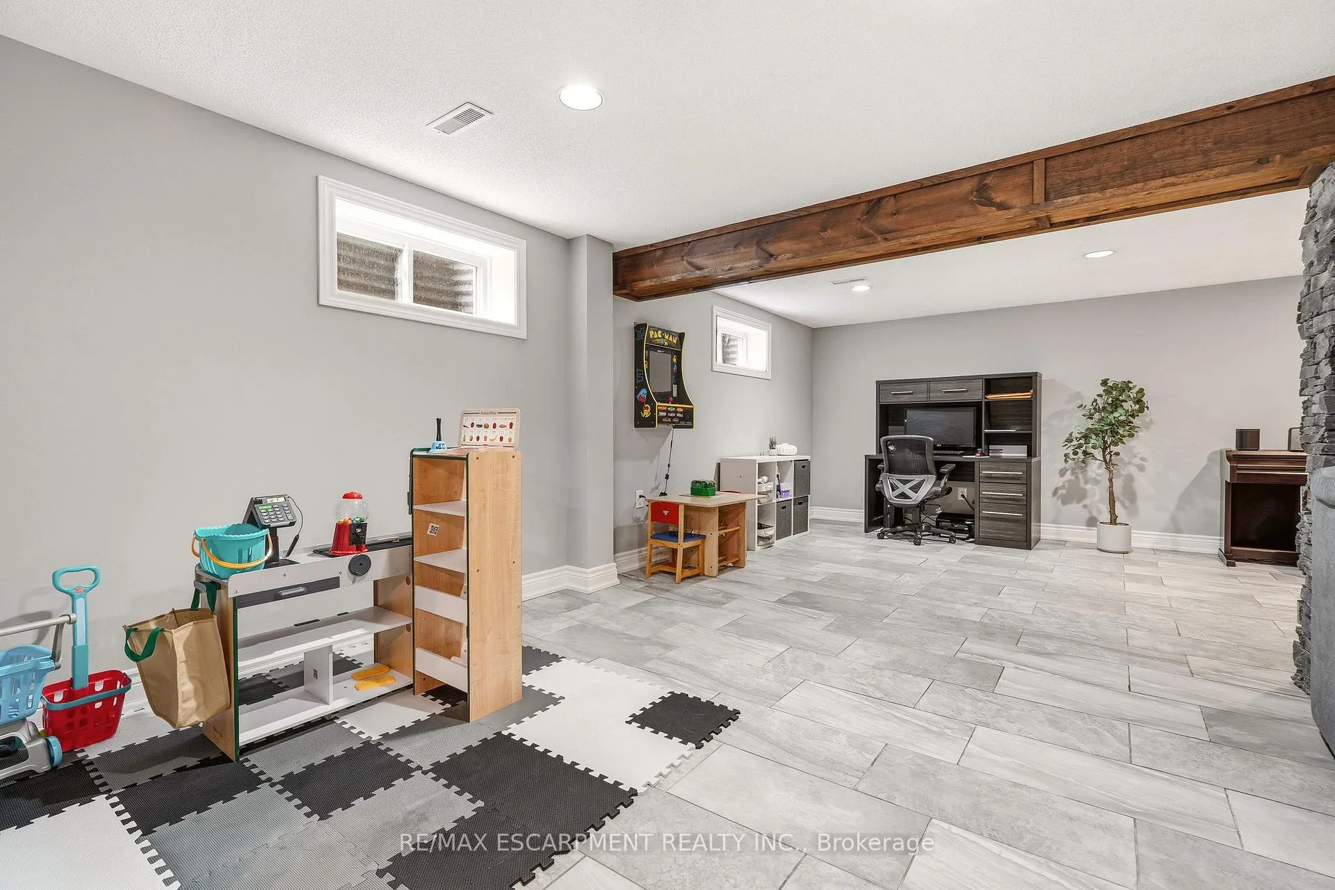 Photo 27 of 688 Mullin Way, Burlington, Appleby — HOMEH