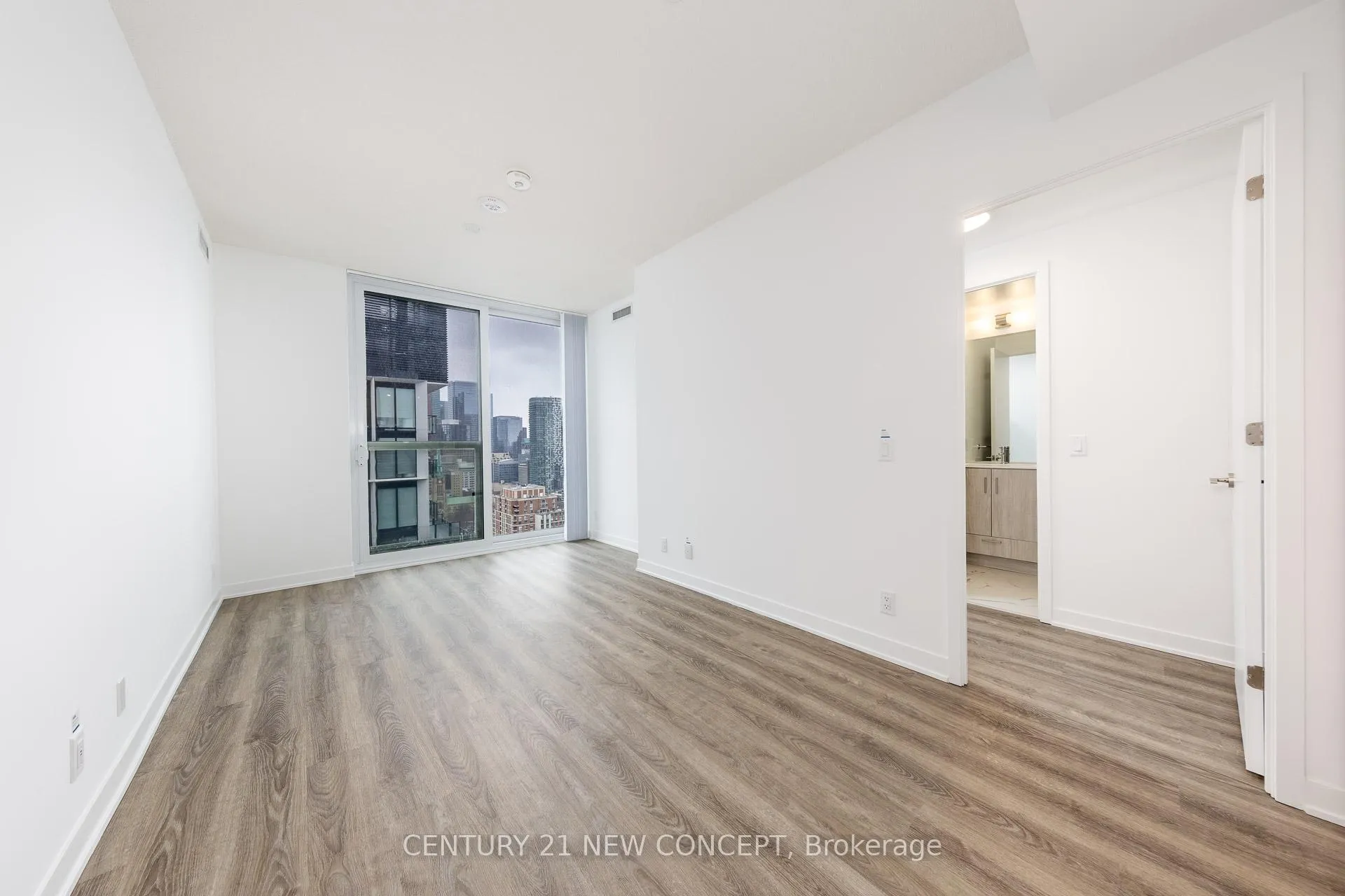 Photo 4 of Unit 3012, 180 Front Street E, Toronto, Moss Park — HOMEH