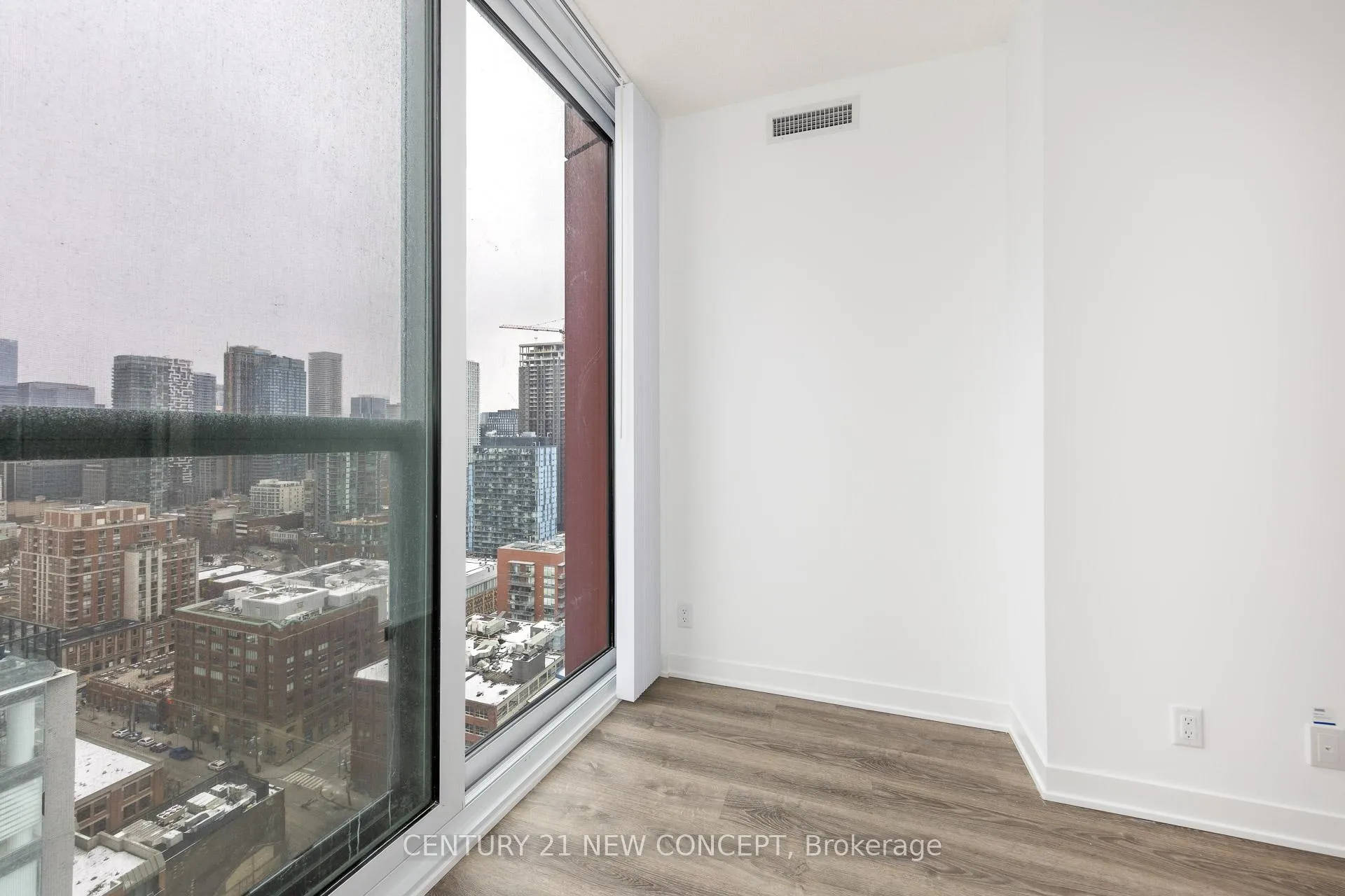Photo 7 of Unit 3012, 180 Front Street E, Toronto, Moss Park — HOMEH
