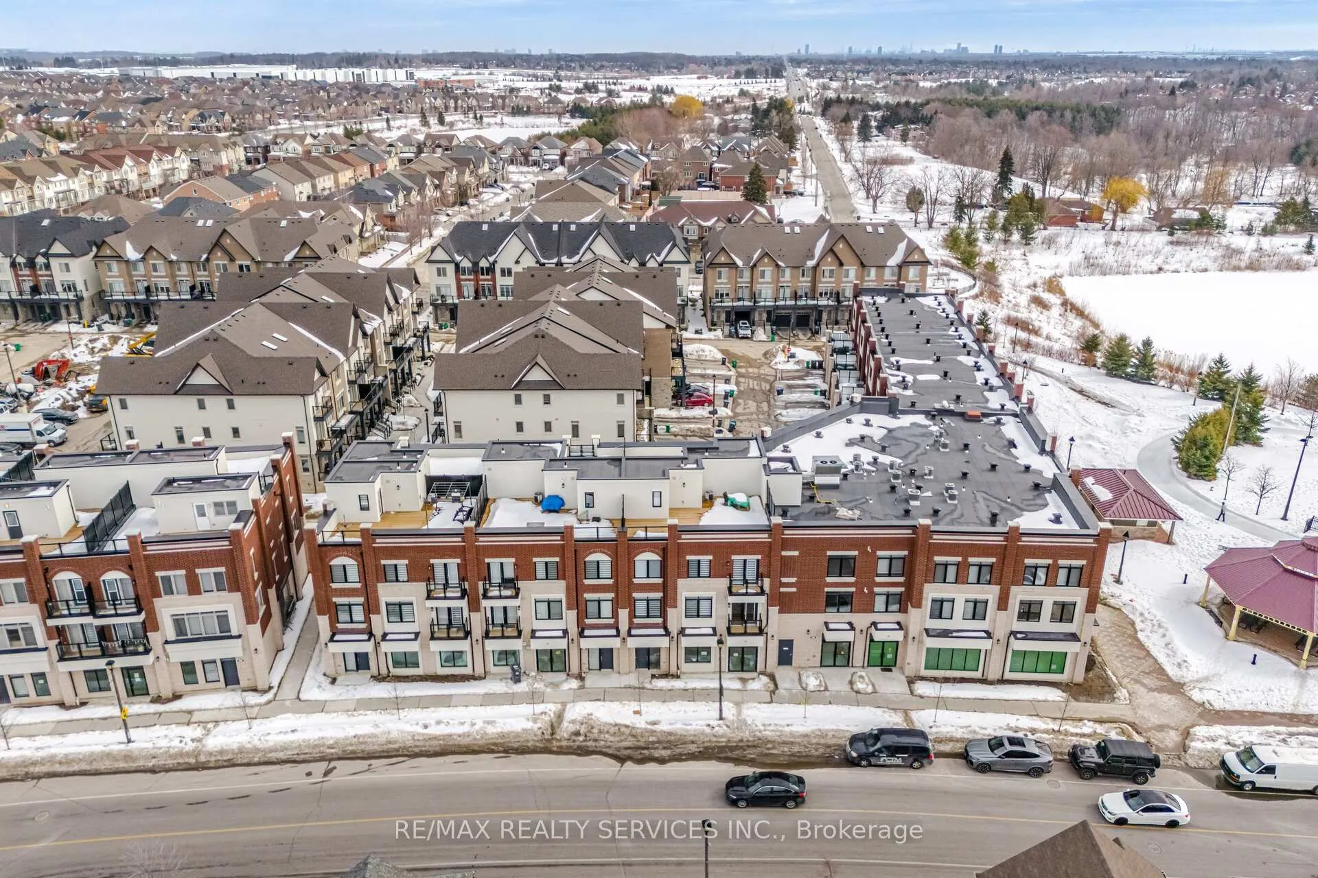 Photo 5 of 435 Dougall Avenue, Caledon, Rural Caledon — HOMEH