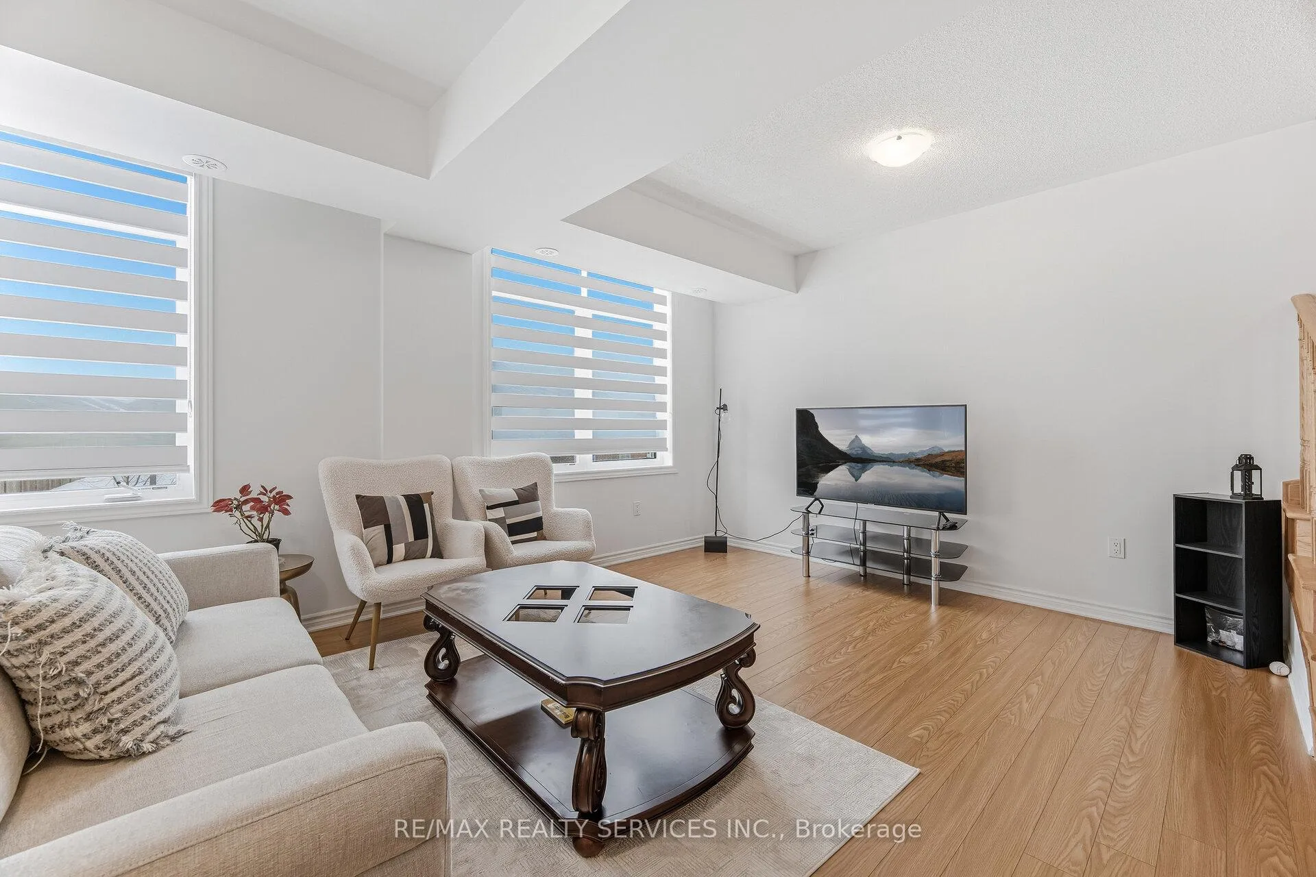 Photo 14 of 435 Dougall Avenue, Caledon, Rural Caledon — HOMEH