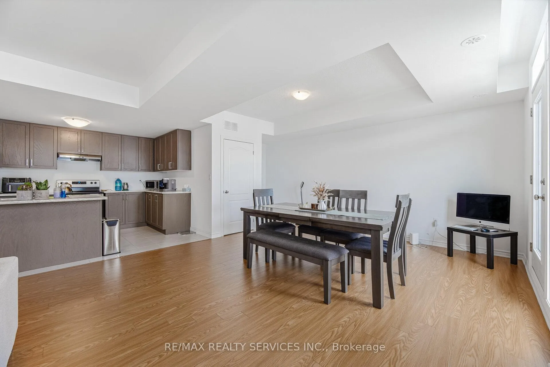 Photo 17 of 435 Dougall Avenue, Caledon, Rural Caledon — HOMEH