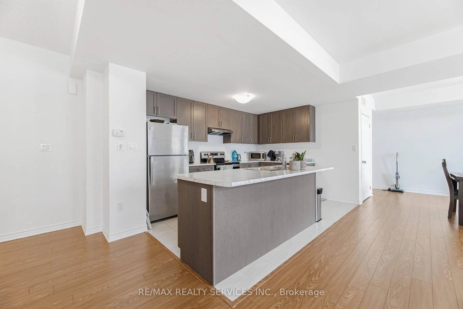 Photo 19 of 435 Dougall Avenue, Caledon, Rural Caledon — HOMEH