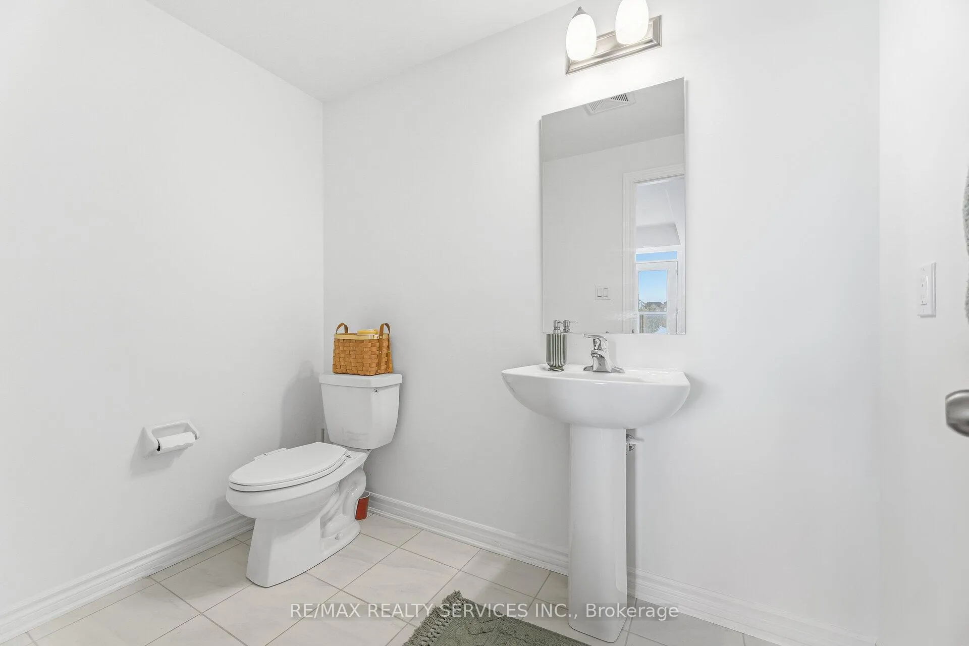 Photo 21 of 435 Dougall Avenue, Caledon, Rural Caledon — HOMEH